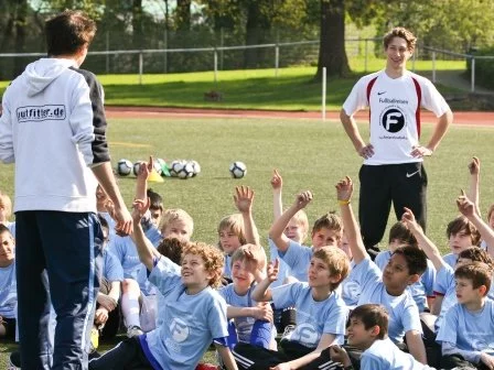 Kinder im Fußballcamp