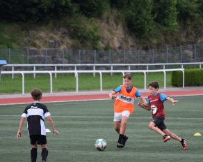 Fußballtraining auf Kunstrasen