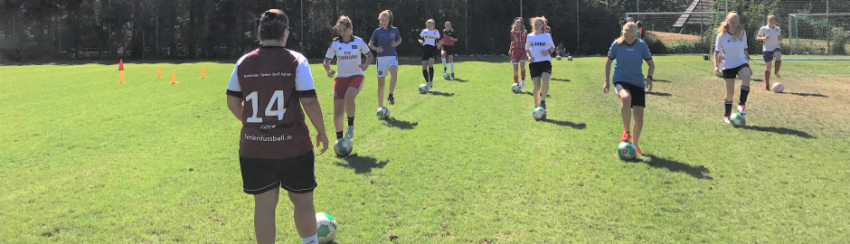 Fußballtraining für Mädchen in den Ferien