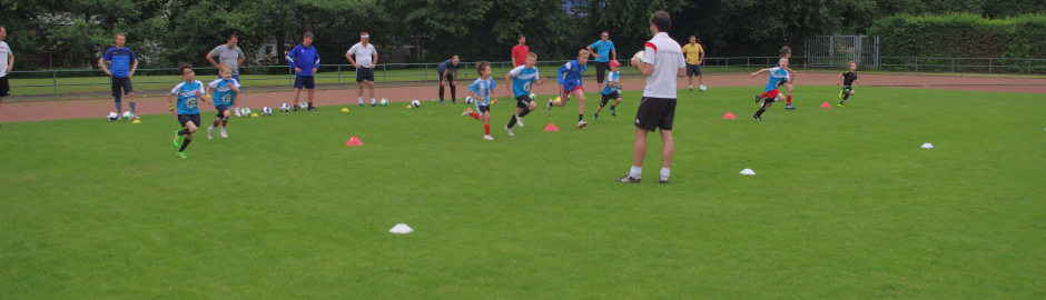 Fußballtraining für Jung & Alt