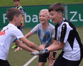 Spaß am Fußballspielen 3 Jungs